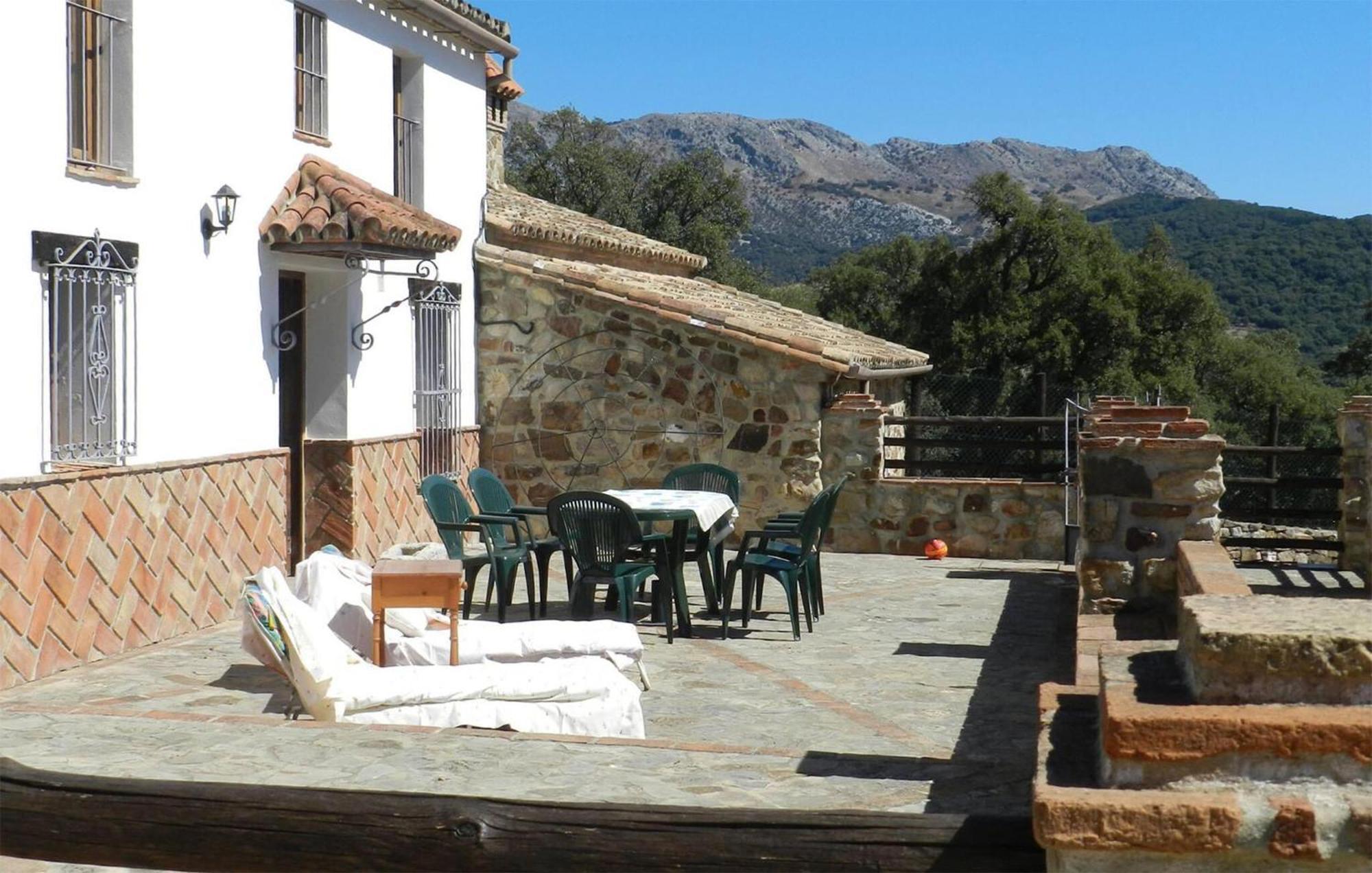 Lovely Home In Cortes De La Frontera With Kitchen Exterior foto
