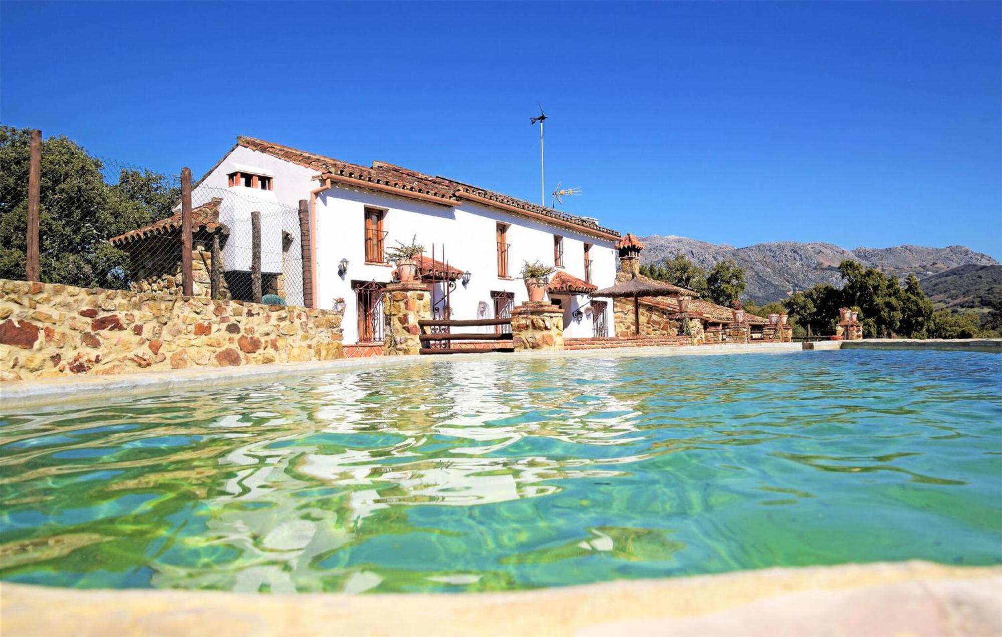 Lovely Home In Cortes De La Frontera With Kitchen Exterior foto